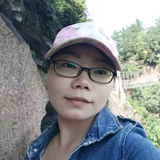 人物：龍艷--驚艷不了年華，那就去溫柔歲月