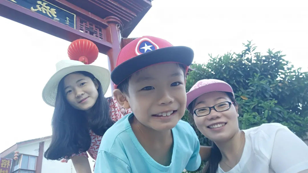 人物：龍艷--驚艷不了年華，那就去溫柔歲月